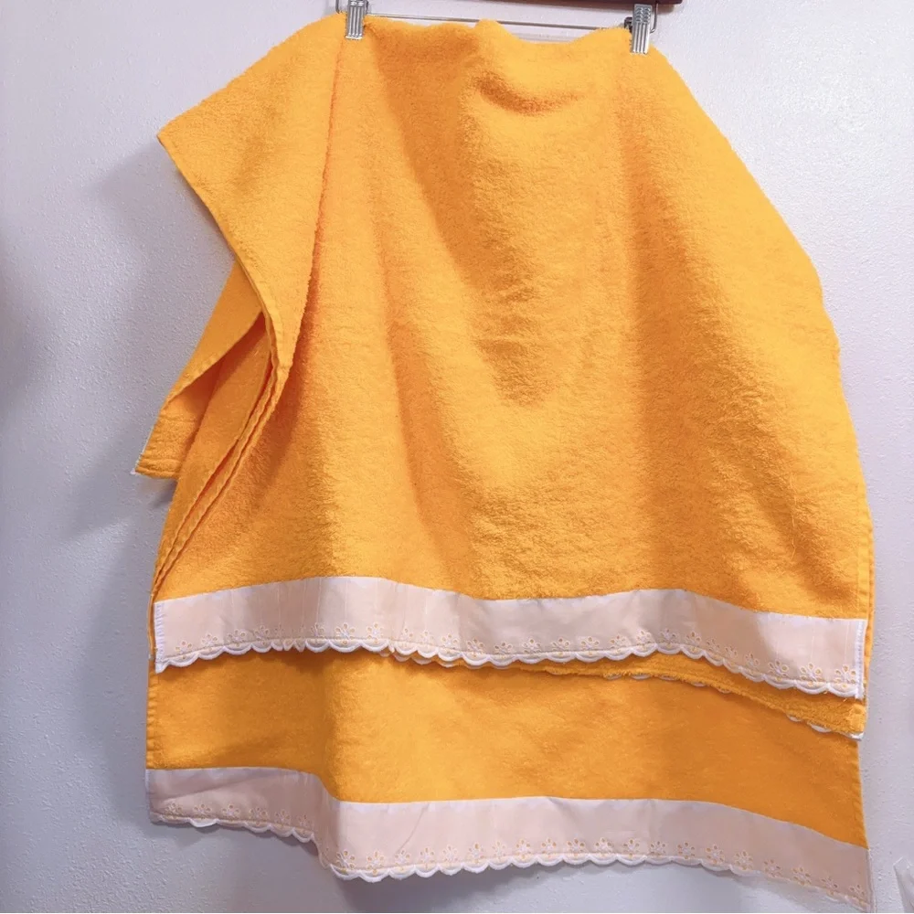 Set of 2 New Butterscotch Yellow Large Beach Towel W White Lace Trim 47”X31”